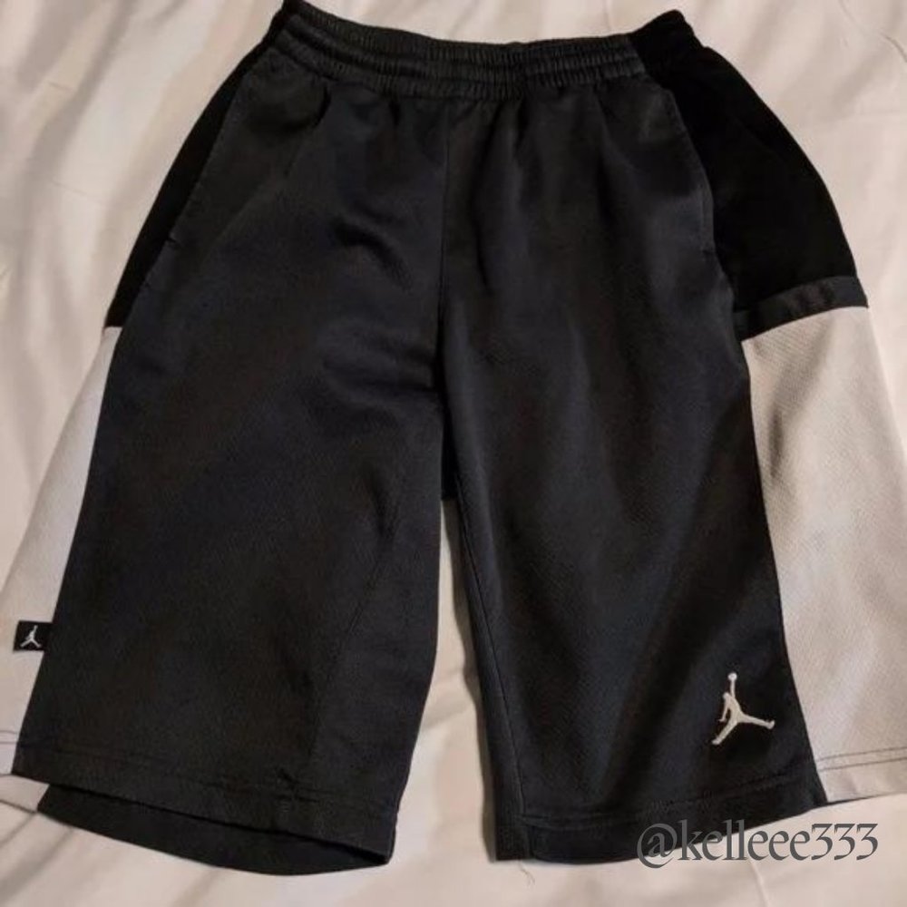 Youth Nike Jordan Shorts Size Large